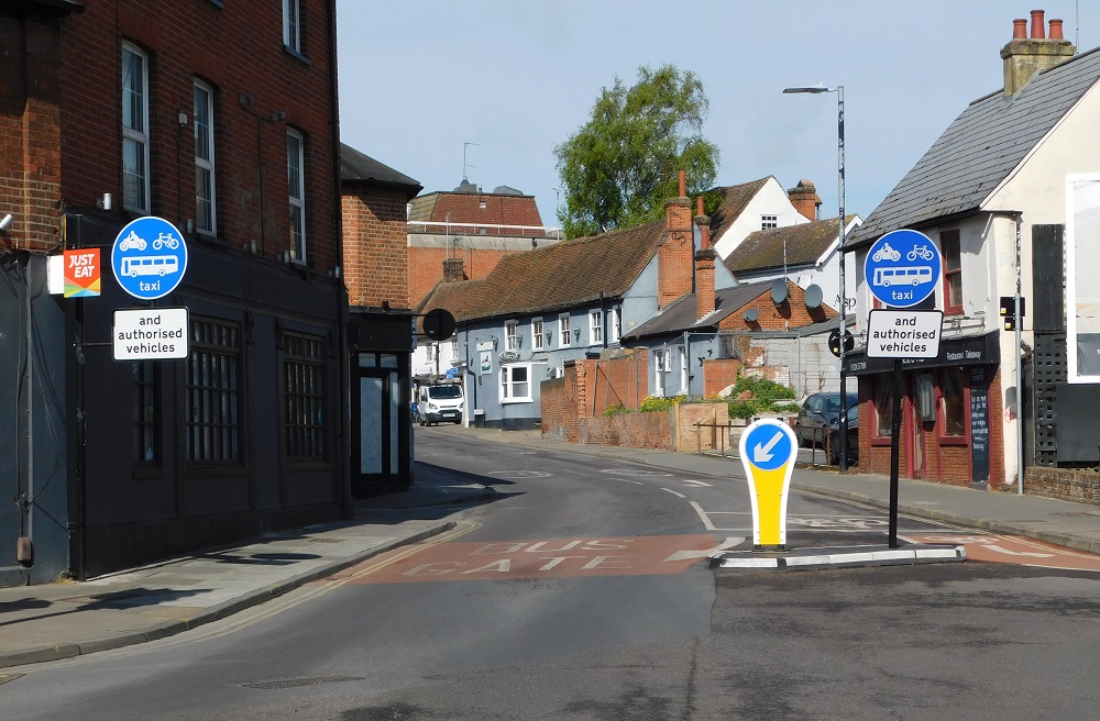Photo showing Osborne Street Bus Gate and signage